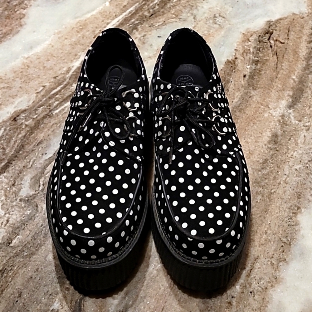 T.U.K sz M7/W9 Black & White Polka Dot Suede Creepers